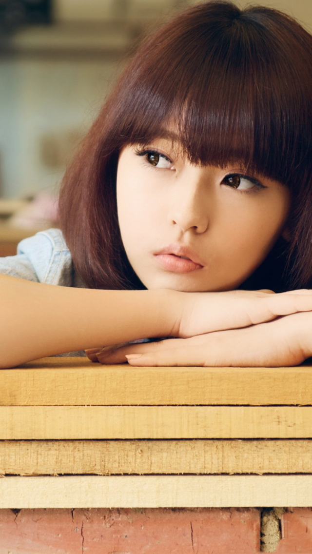 Das Cute Asian Girl In Thoughts Wallpaper 640x1136