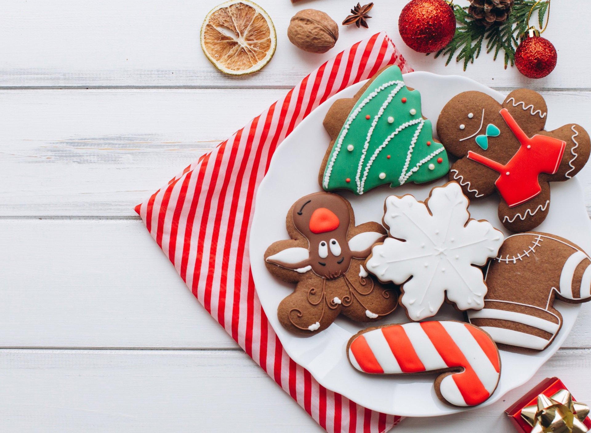 Homemade Christmas Cookies wallpaper 1920x1408