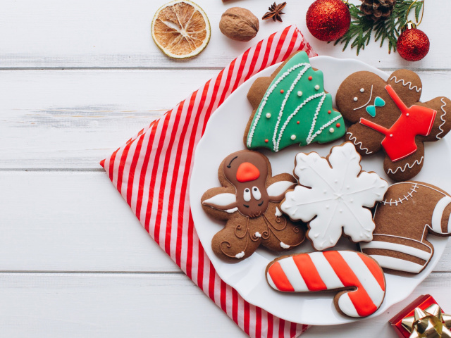 Обои Homemade Christmas Cookies 640x480