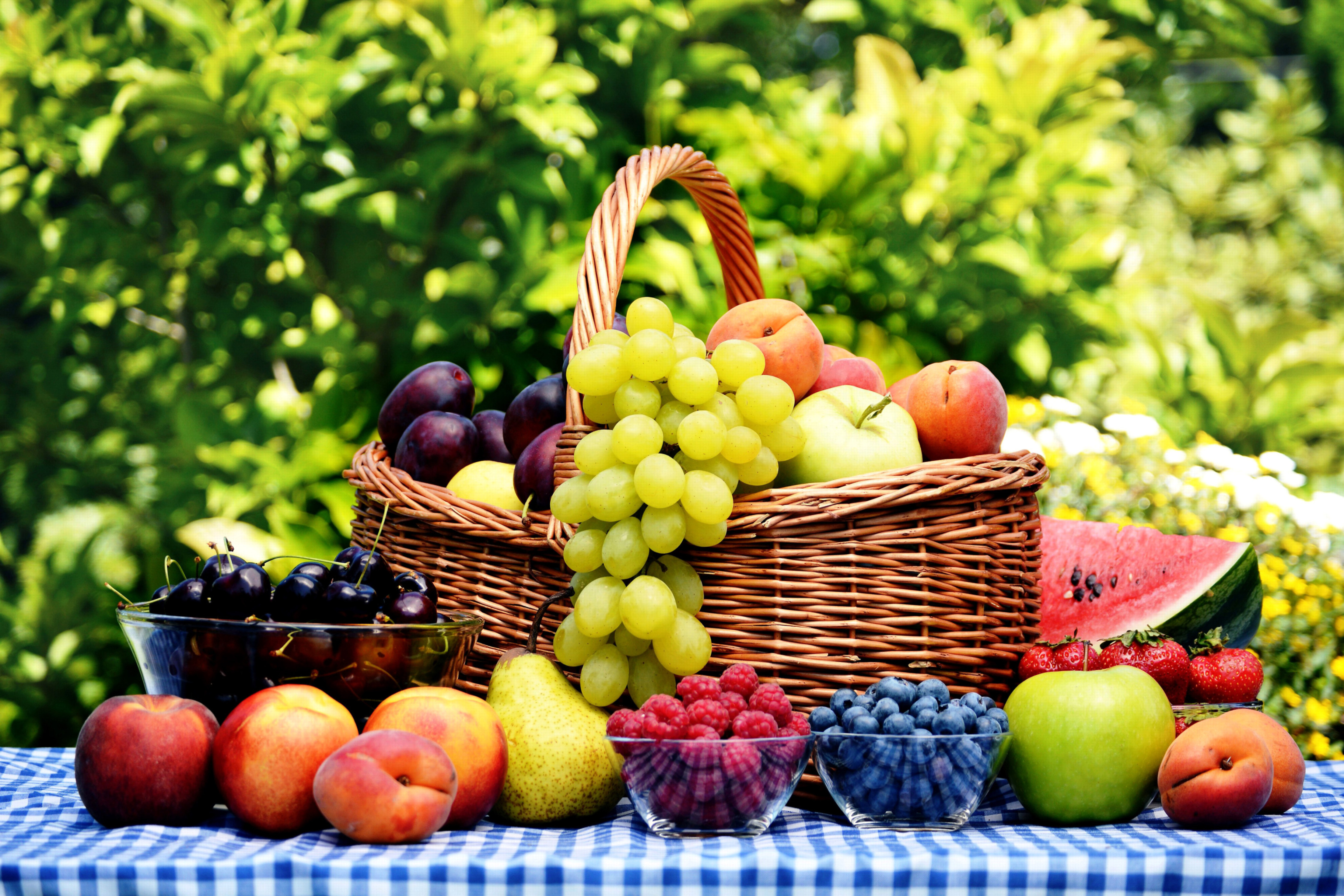 Das Organic Fruit Gift Basket Wallpaper 2880x1920