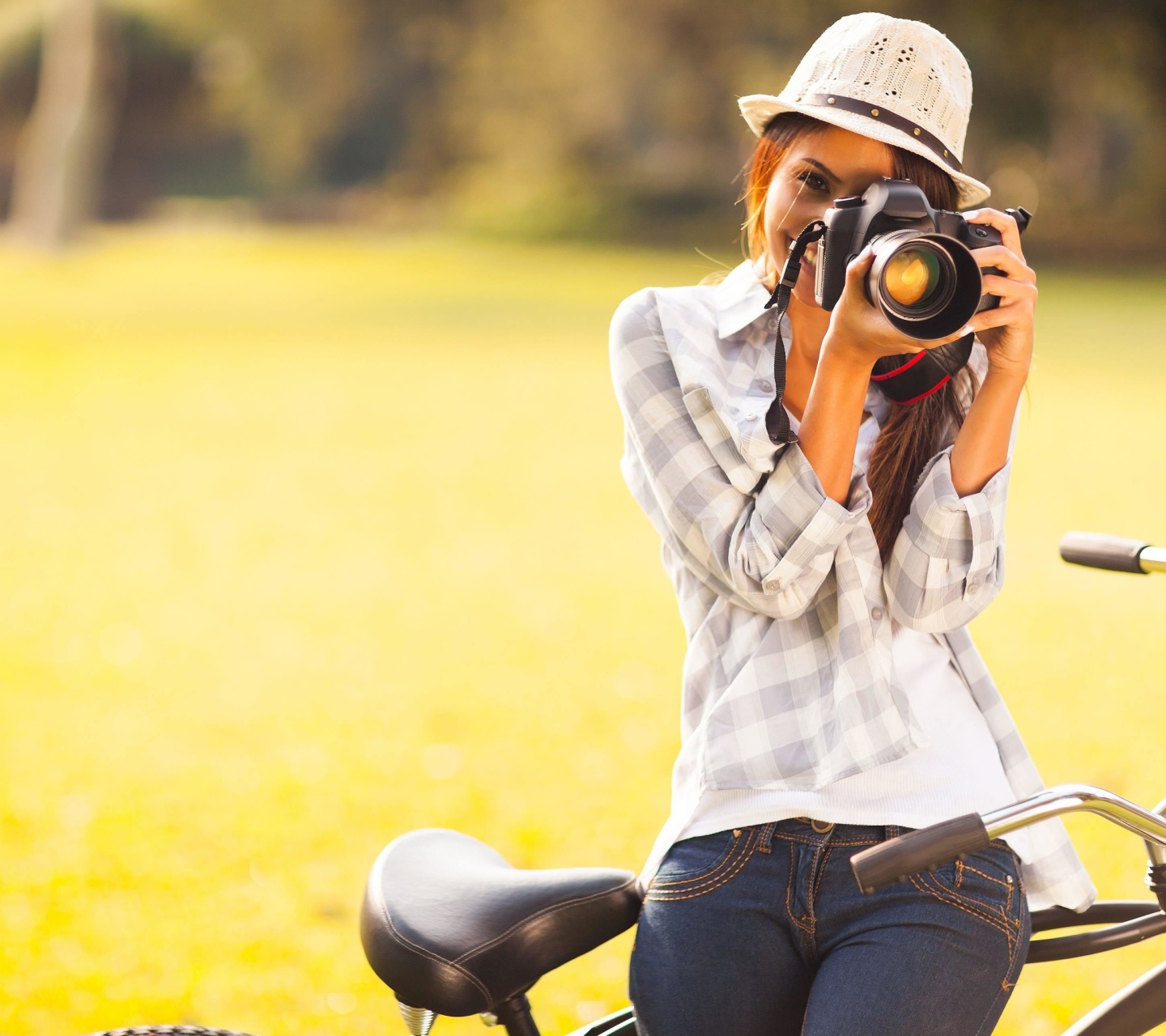 Sfondi Girl photographer 1440x1280