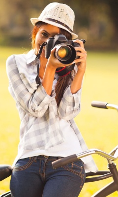 Girl photographer screenshot #1 240x400