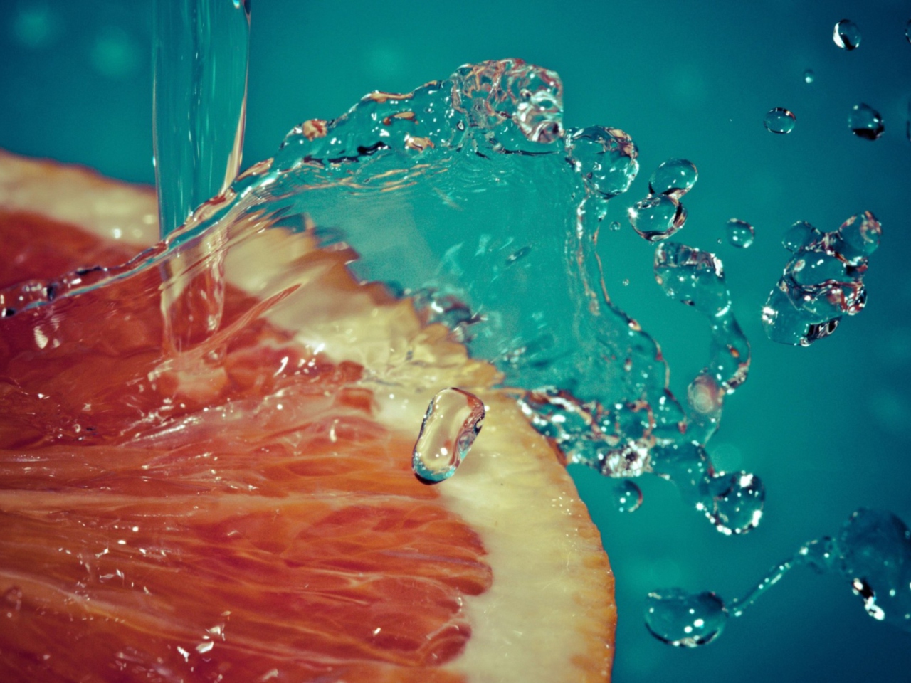 Screenshot №1 pro téma Orange Slice In Water Drops 1280x960