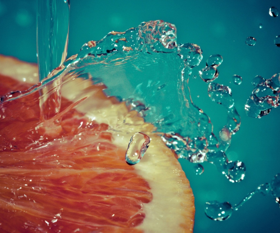 Orange Slice In Water Drops screenshot #1 960x800