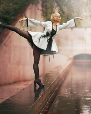 Ballerina Dance in Rain Background for 240x320