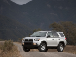 Das Toyota  4Runner Wallpaper 320x240