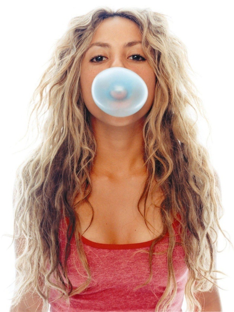 Обои Shakira And Bubble Gum 480x640