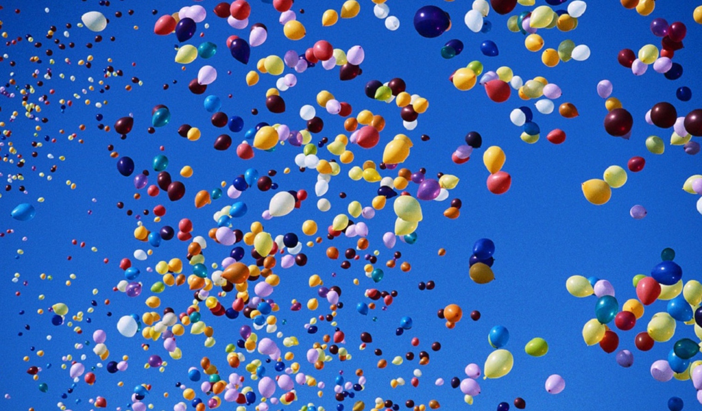 Colorful Balloons In Blue Sky wallpaper 1024x600