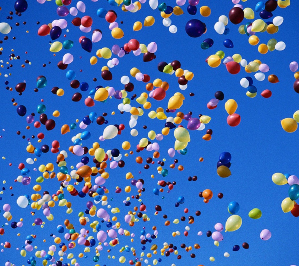 Das Colorful Balloons In Blue Sky Wallpaper 960x854