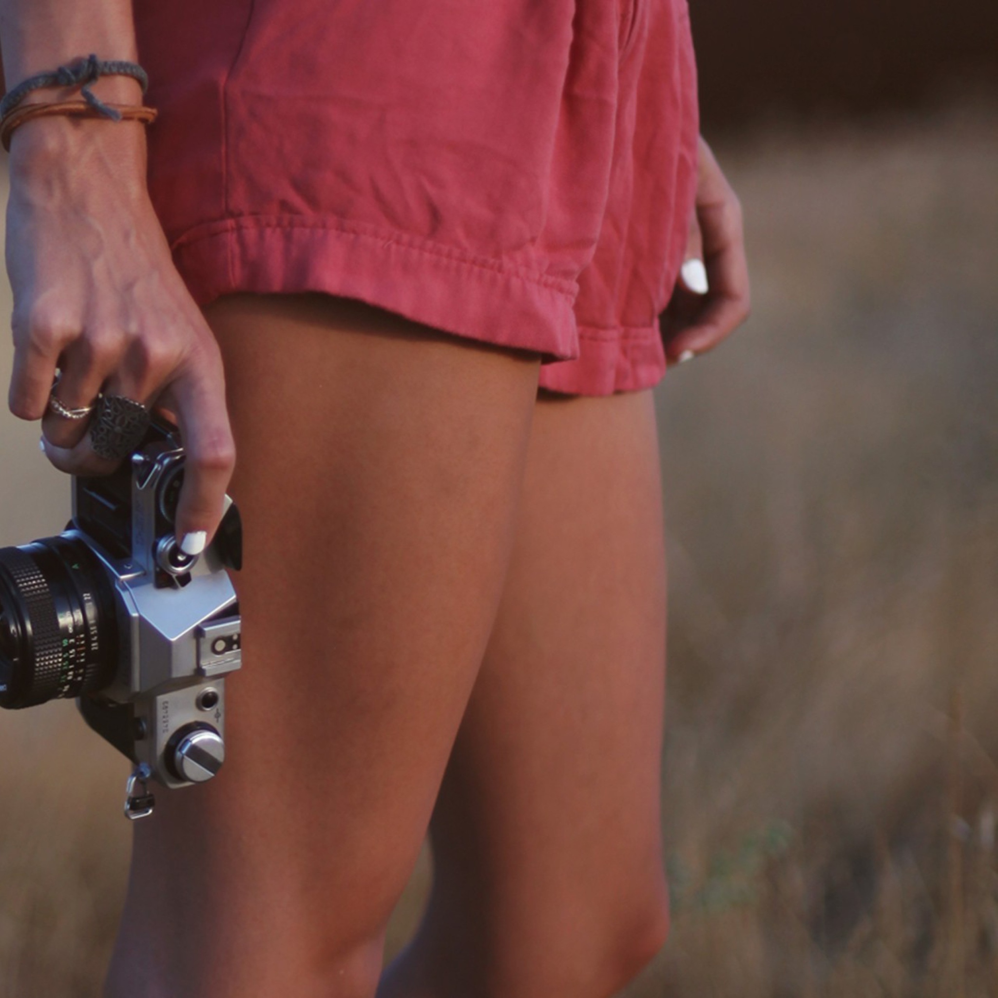 Girl With Photocamera screenshot #1 2048x2048