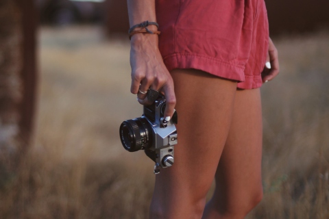 Girl With Photocamera screenshot #1 480x320