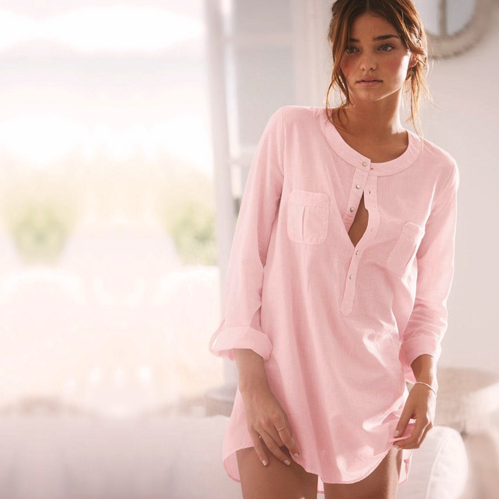 Das Miranda Kerr In Pink Shirt Wallpaper 1024x1024