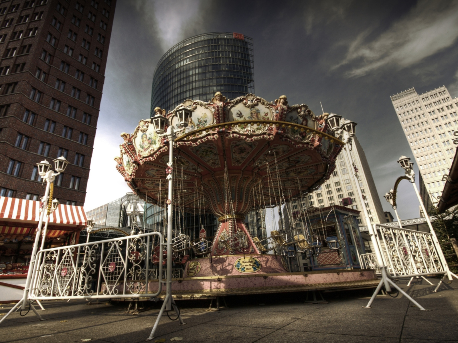 Berlin Carousel wallpaper 1600x1200