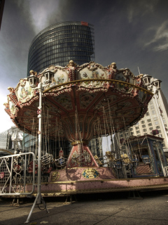 Fondo de pantalla Berlin Carousel 240x320