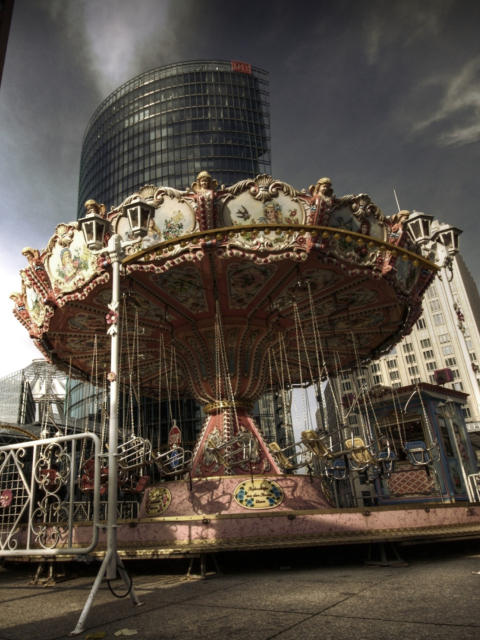 Sfondi Berlin Carousel 480x640