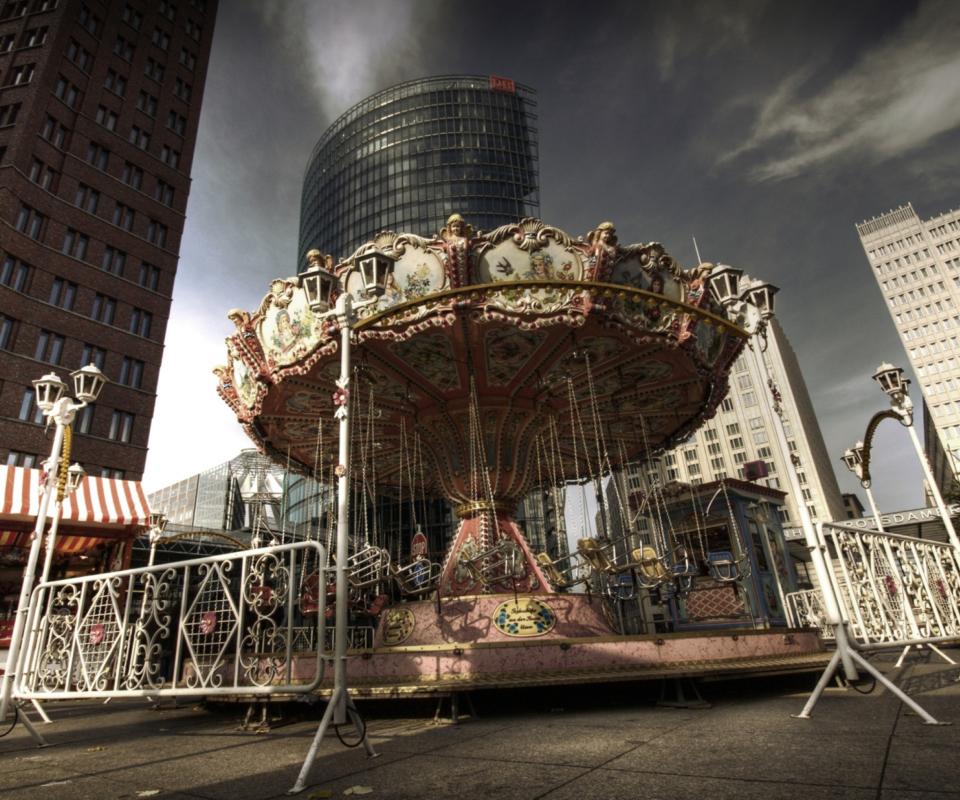 Das Berlin Carousel Wallpaper 960x800