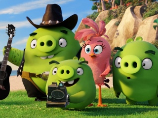 Обои The Angry Birds Movie Pigs 320x240