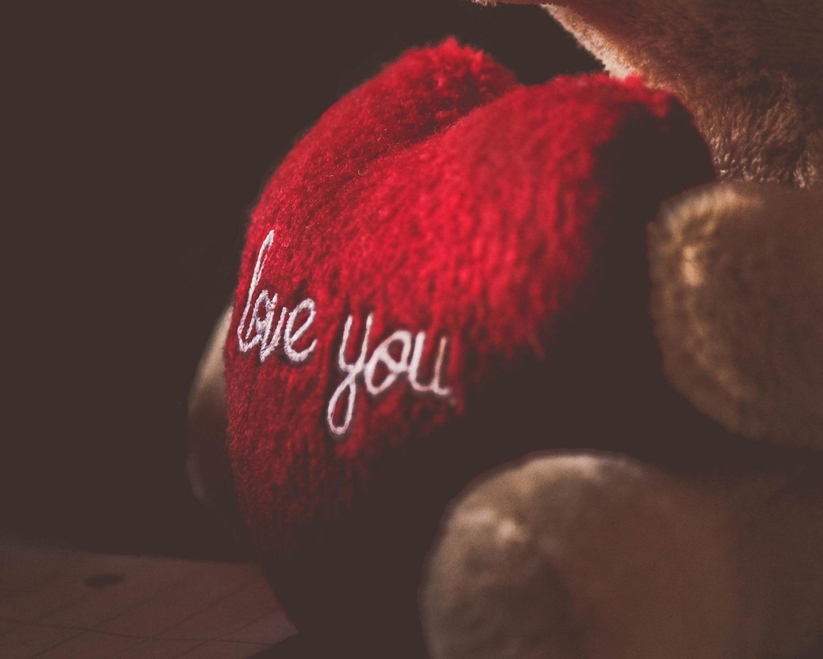 Sfondi Love You Plush Bear 1600x1280
