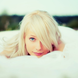 White Veil & Blonde Girl - Obrázkek zdarma pro 128x128