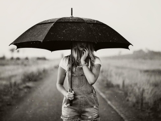 Das Girl Under Black Umbrella Wallpaper 320x240