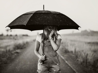 Обои Girl Under Black Umbrella 320x240