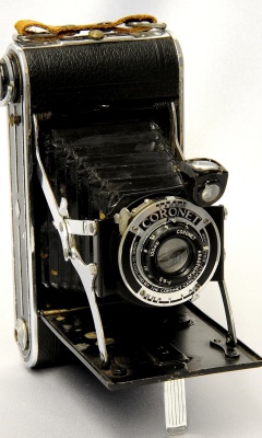 Das Coronet Vintage Retro Camera Wallpaper 240x400
