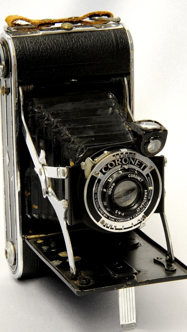 Coronet Vintage Retro Camera wallpaper 640x1136