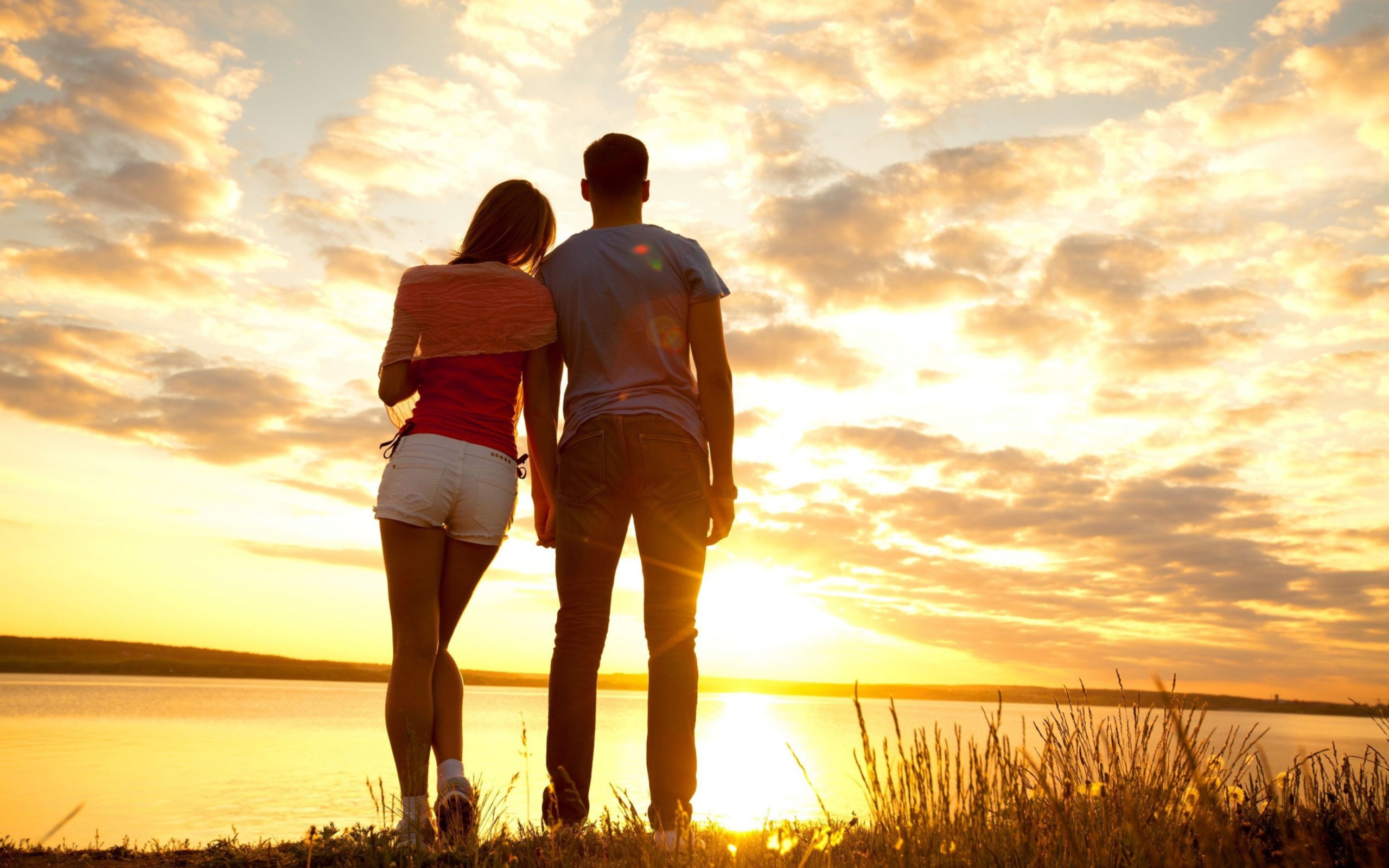 Das Couple Watching Sunset Wallpaper 2560x1600