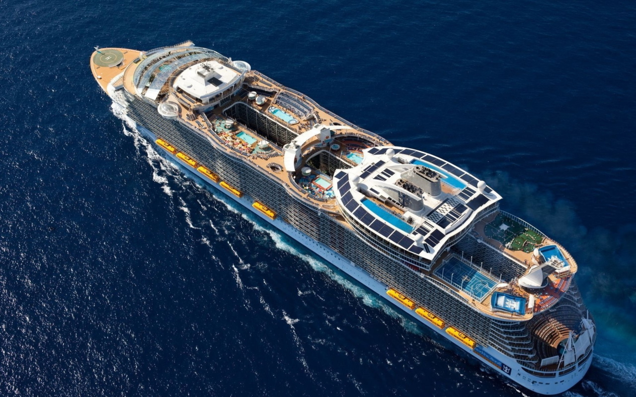 Allure of the Seas Cruise Ship wallpaper 1280x800