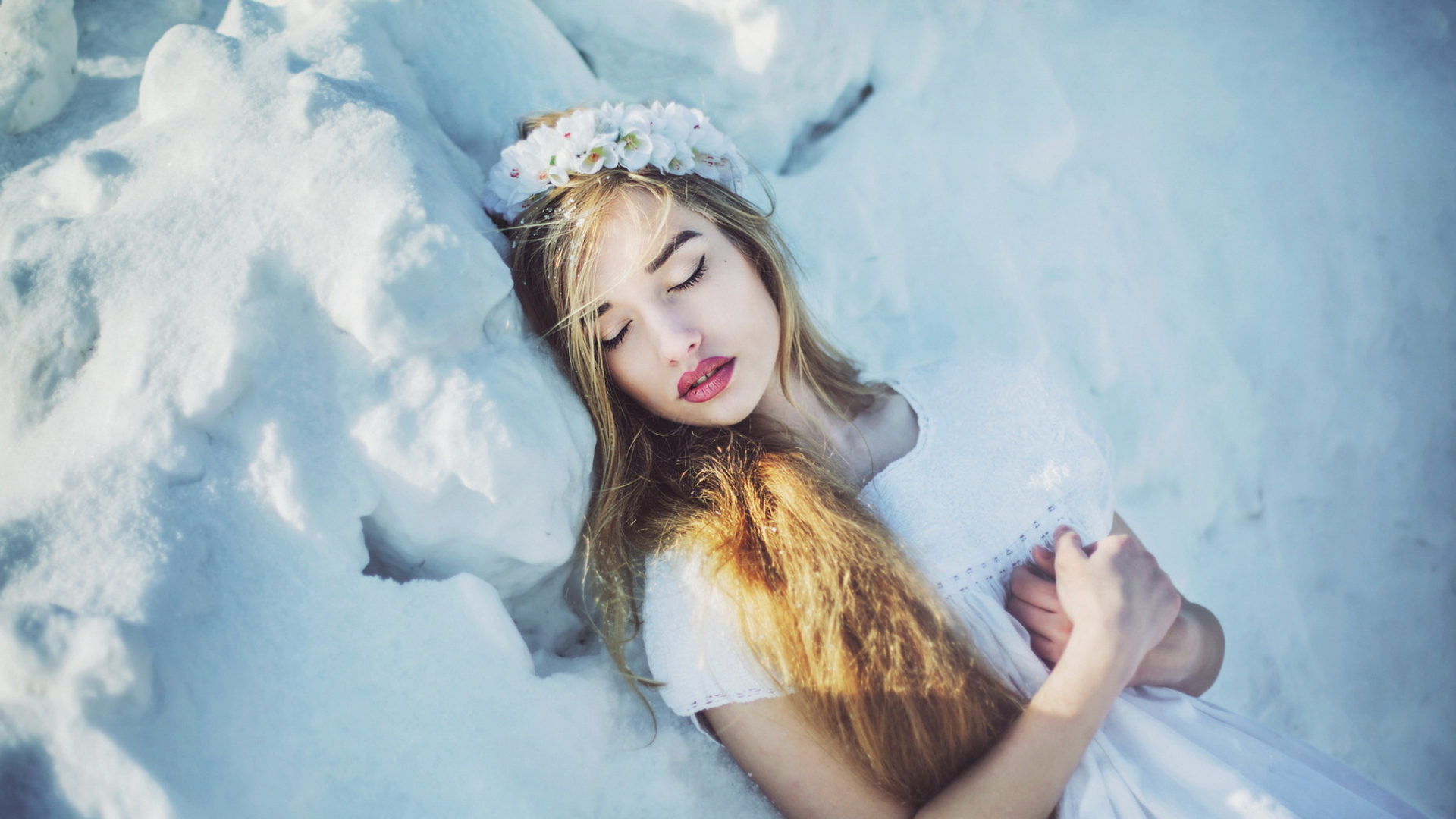 Sleeping Snow Beauty wallpaper 1920x1080