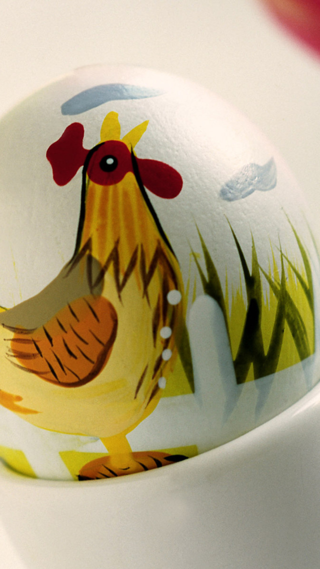 Easter Egg With A Beautiful Motif wallpaper 640x1136
