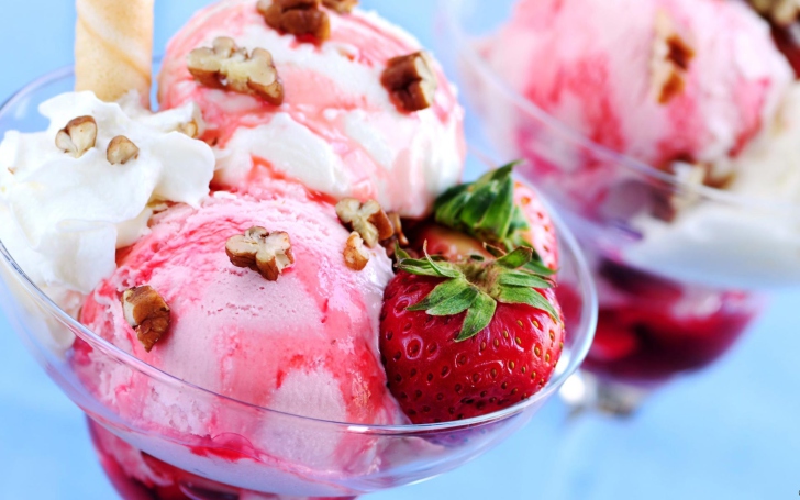 Das Strawberry Ice-Cream Wallpaper