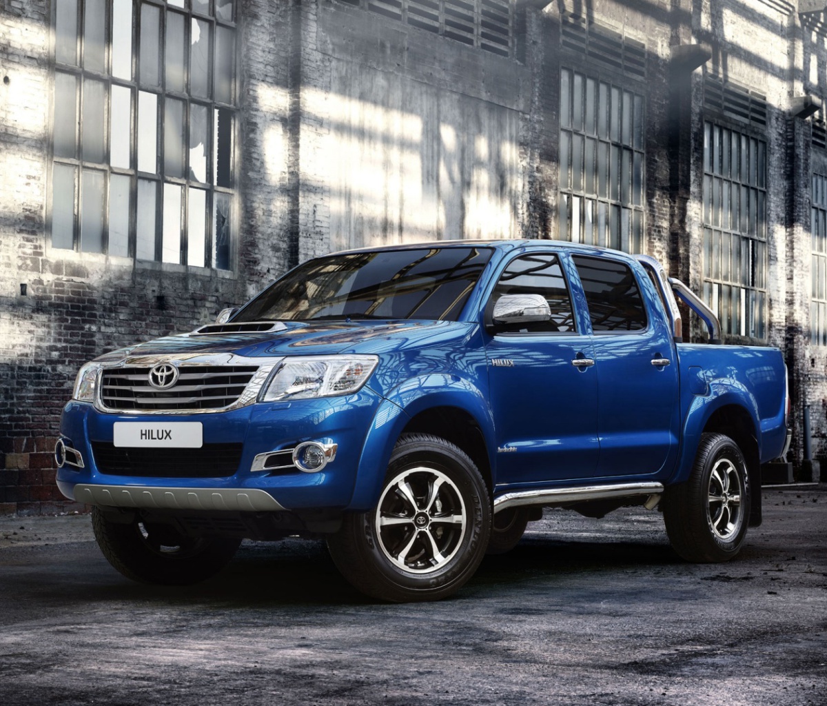 Toyota Hilux HDR wallpaper 1200x1024