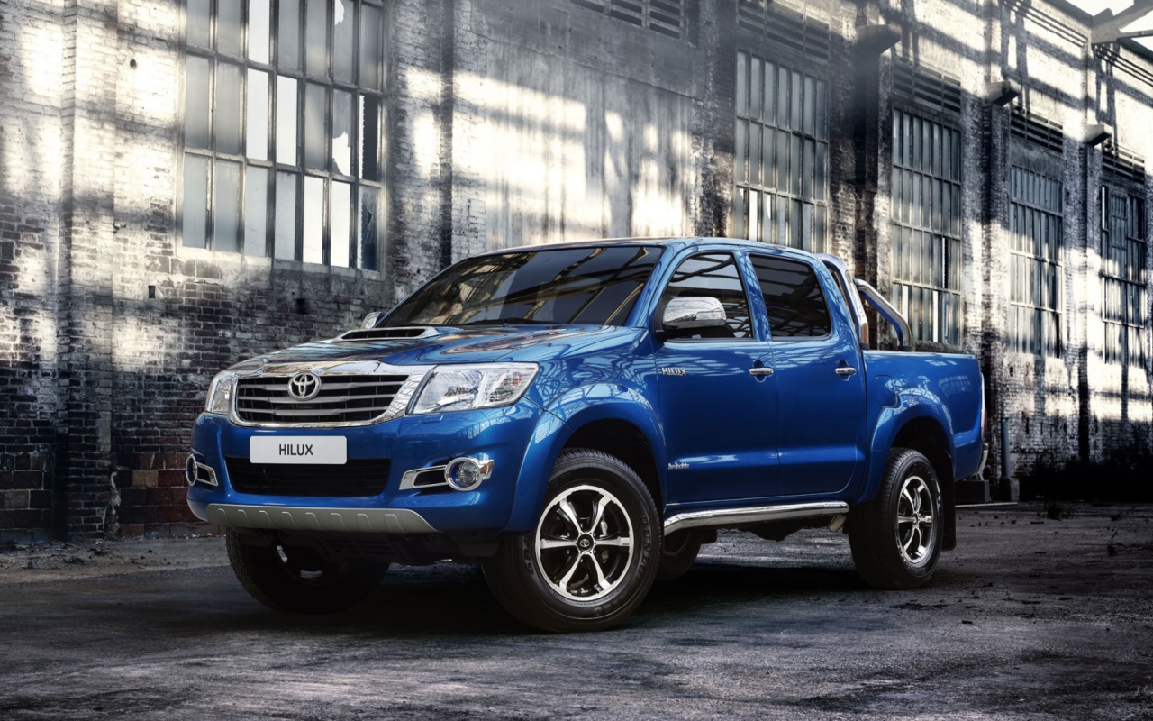 Toyota Hilux HDR wallpaper 1280x800