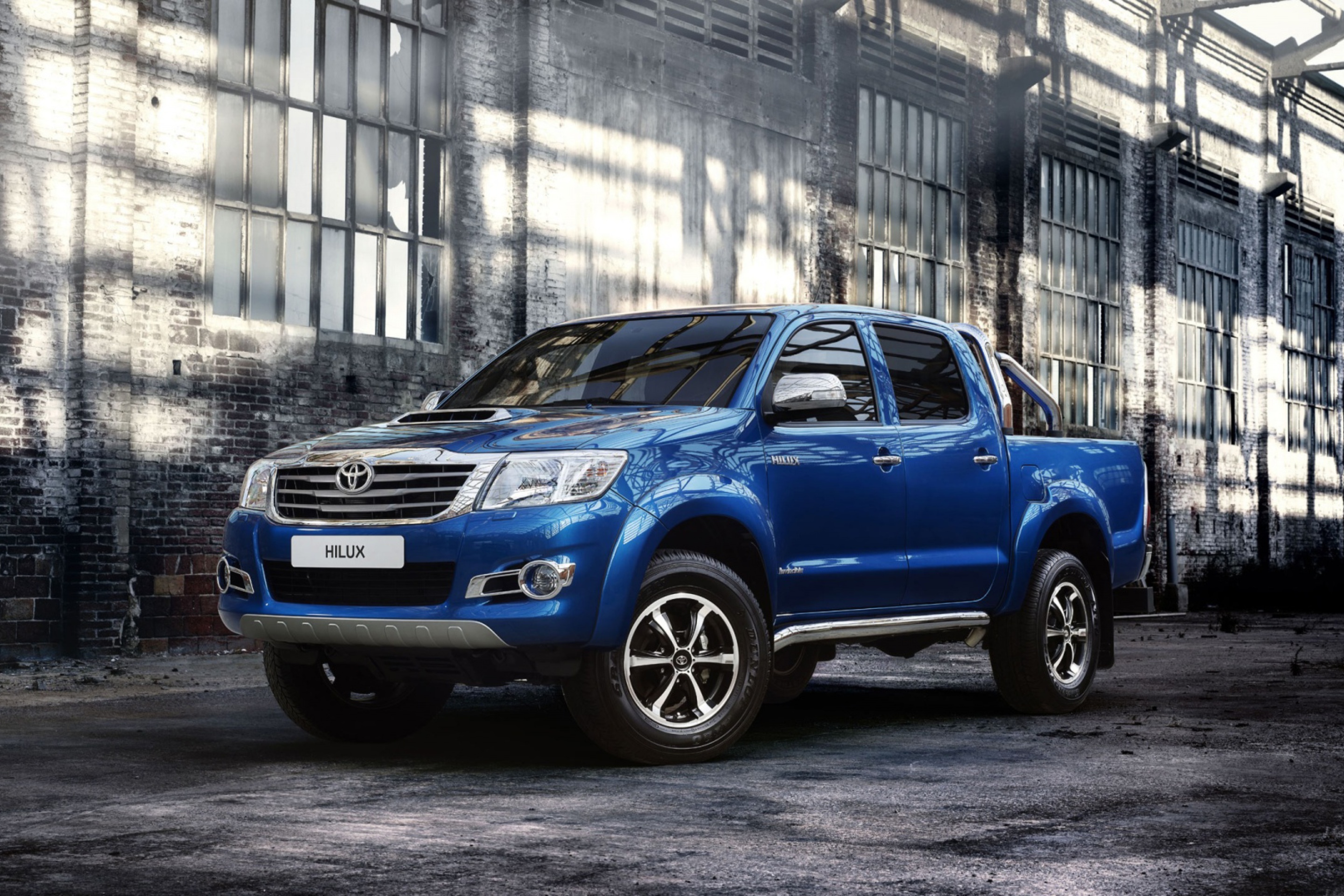 Toyota Hilux HDR wallpaper 2880x1920