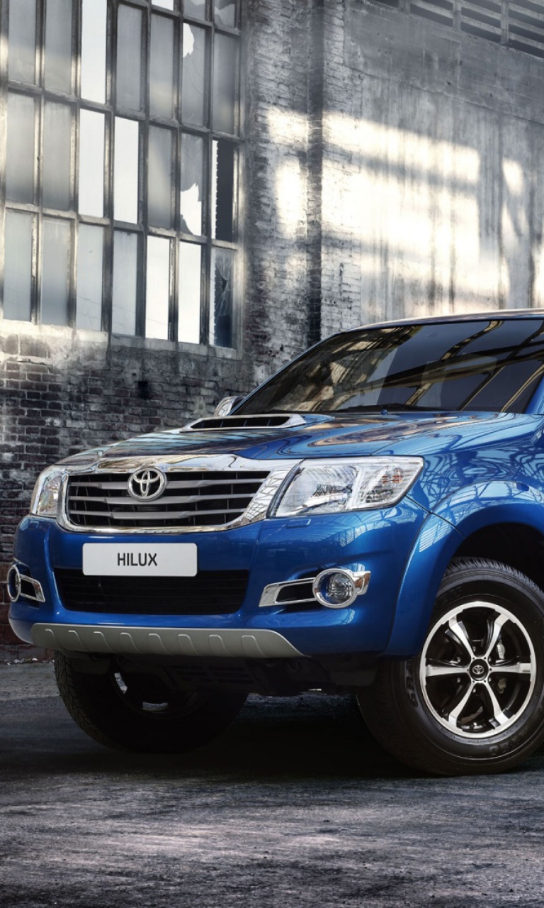 Toyota Hilux HDR wallpaper 768x1280