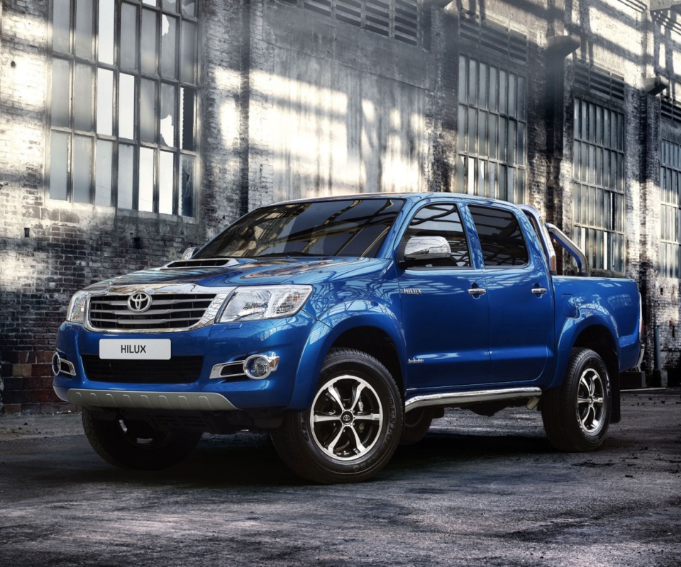 Toyota Hilux HDR wallpaper 960x800