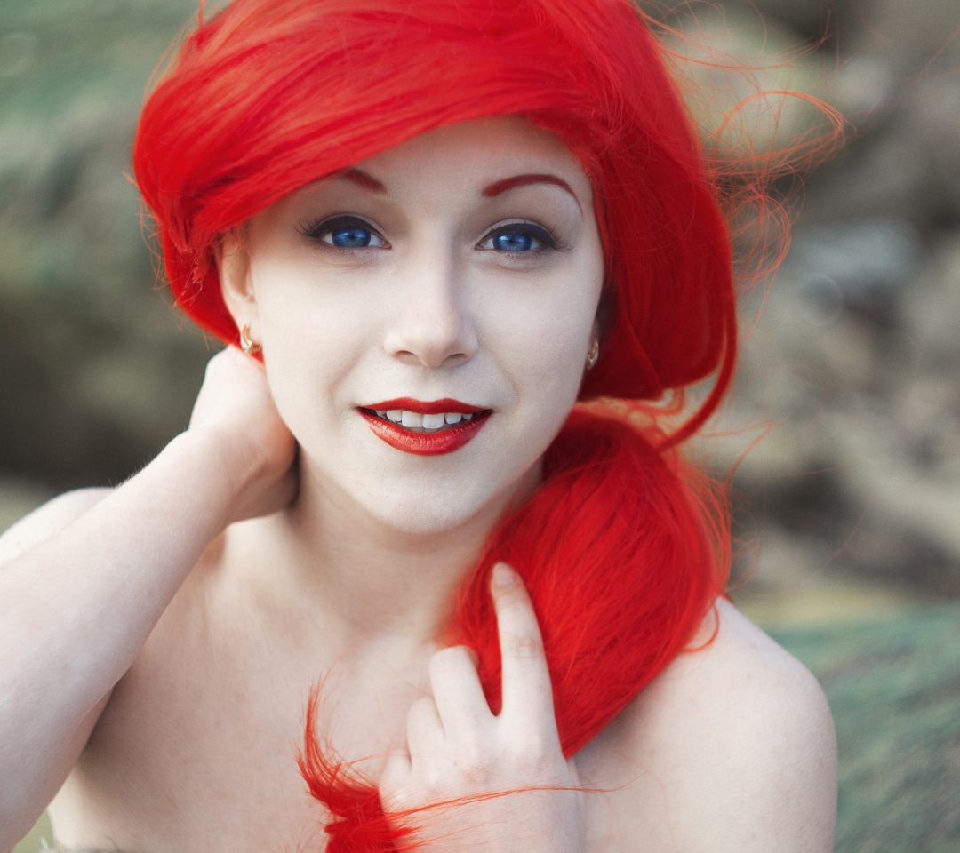 Das Super Bright Red Hair Wallpaper 1080x960