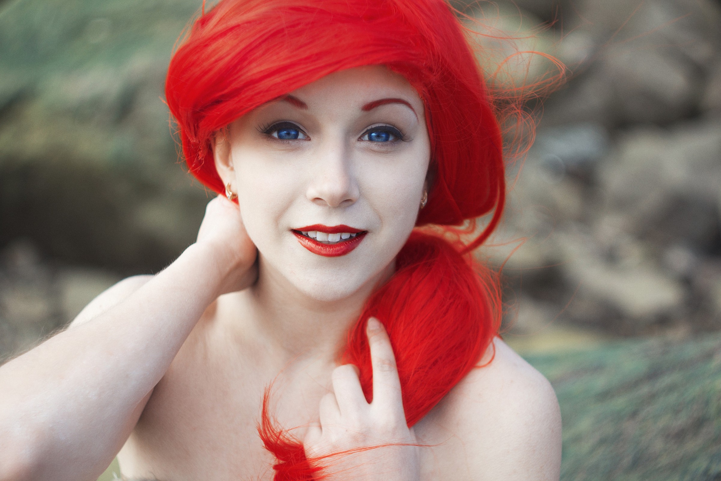 Обои Super Bright Red Hair 2880x1920