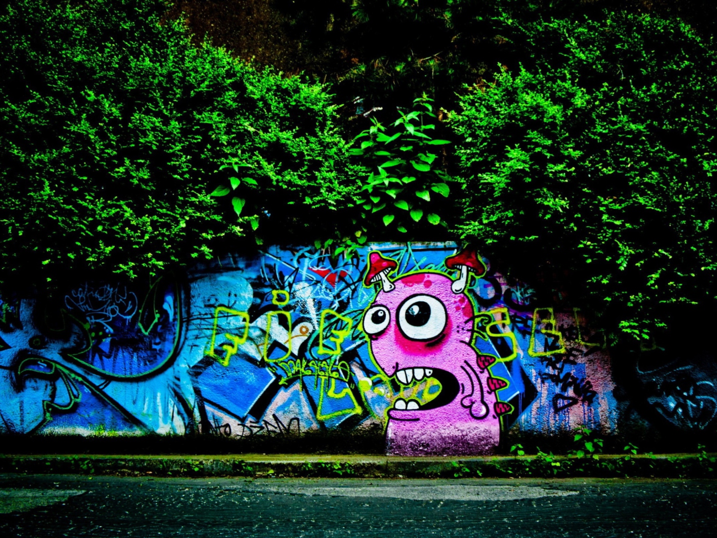 Das Graffiti And Trees Wallpaper 1400x1050