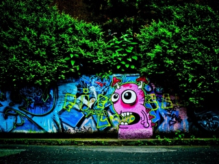 Das Graffiti And Trees Wallpaper 320x240