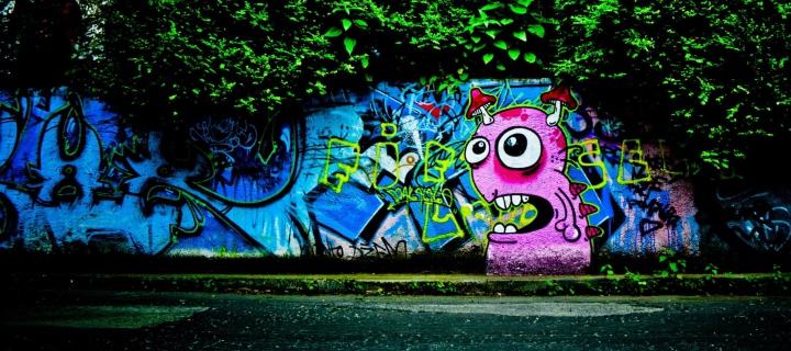 Graffiti And Trees wallpaper 720x320