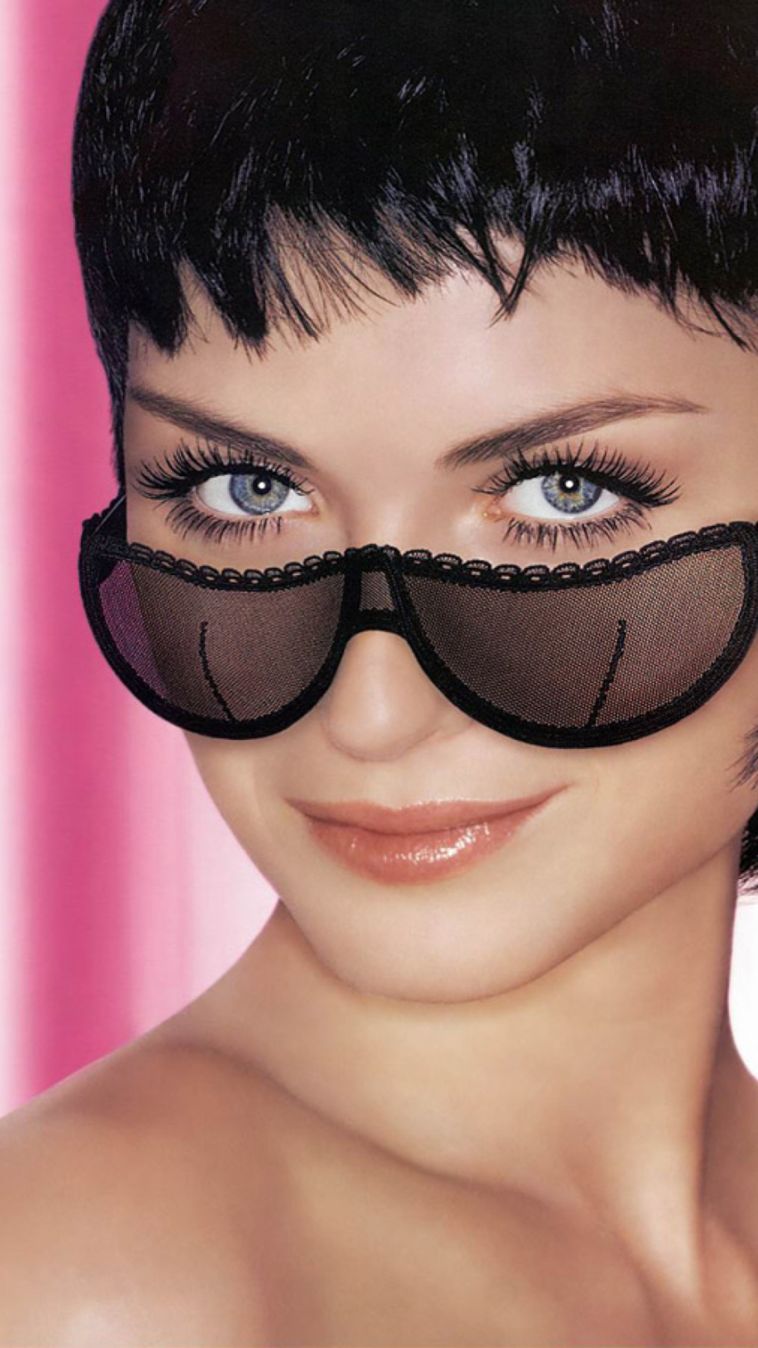 Das Girl In Sunglasses Wallpaper 1080x1920