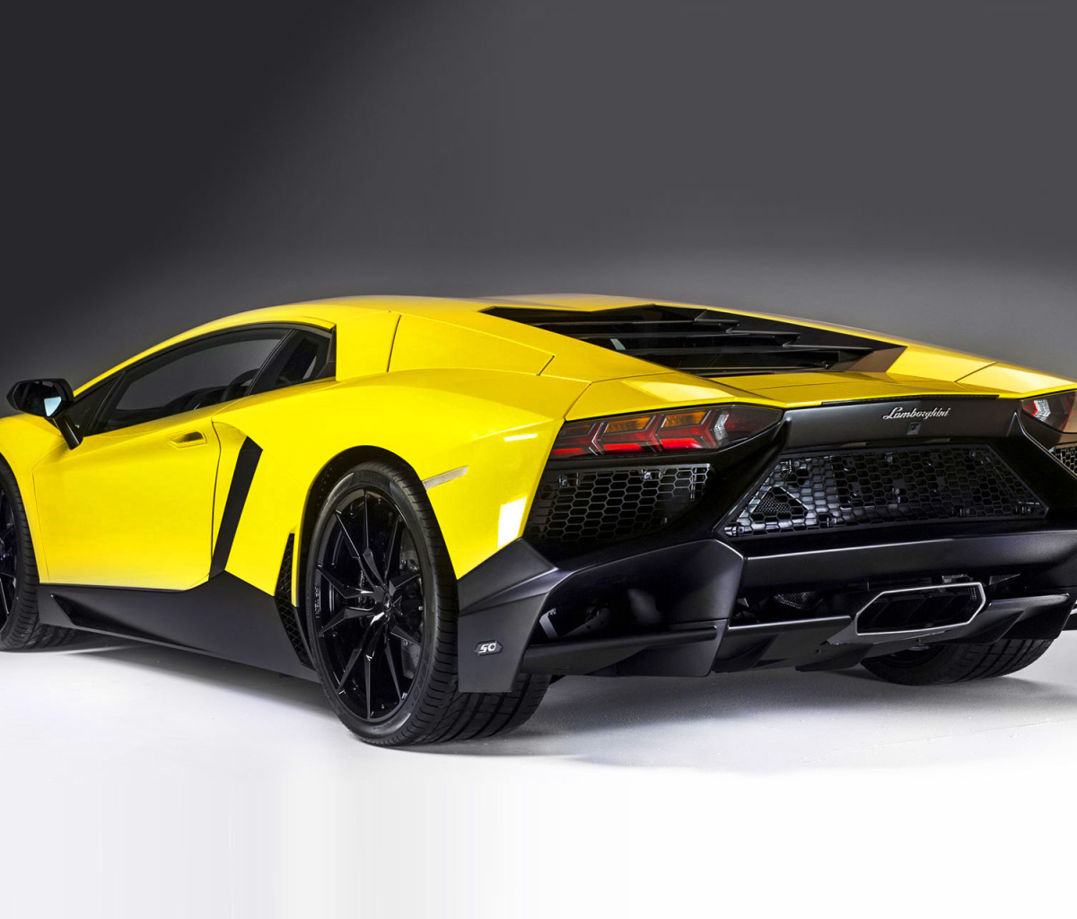 Fondo de pantalla Lamborghini Aventador LP 720 4 Roadster 1200x1024