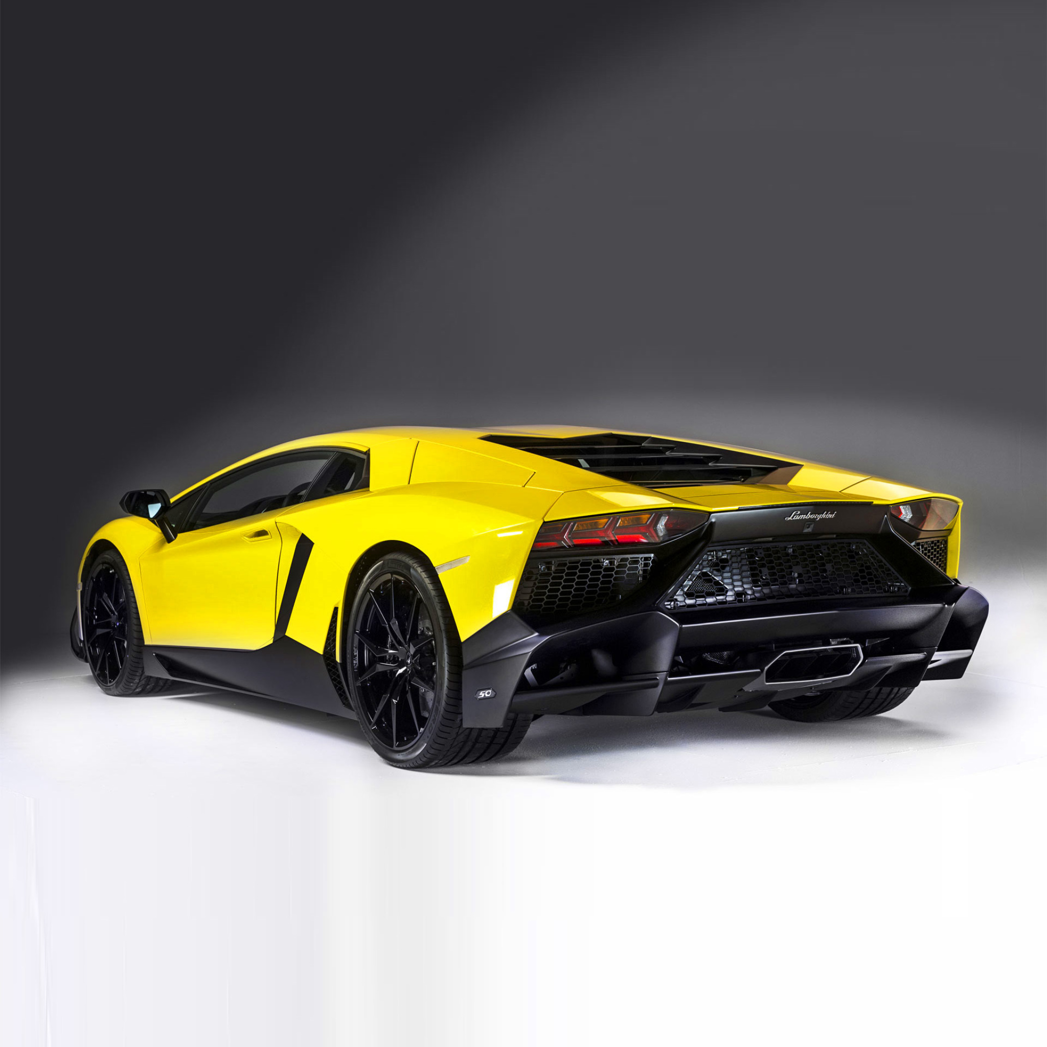 Fondo de pantalla Lamborghini Aventador LP 720 4 Roadster 2048x2048