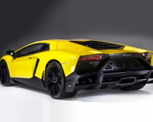 Обои Lamborghini Aventador LP 720 4 Roadster 220x176