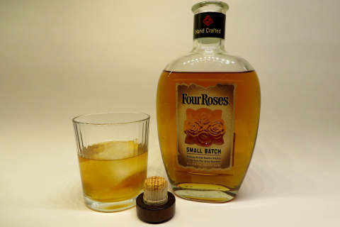 Fondo de pantalla Four Roses Bourbon 480x320