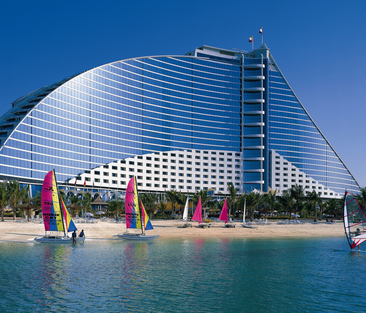 Обои Jumeirah Beach Dubai Hotel 1200x1024