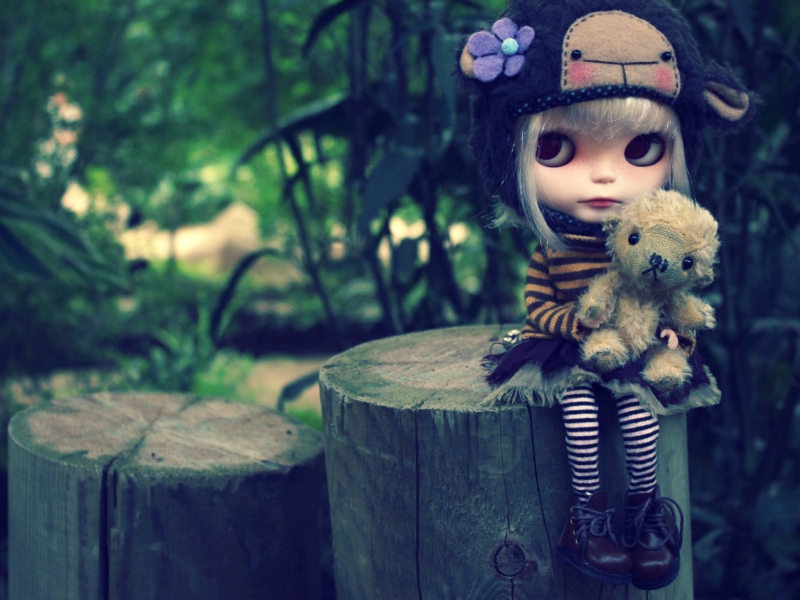 Screenshot №1 pro téma Cute Doll With Teddy Bear 1152x864