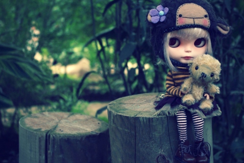 Обои Cute Doll With Teddy Bear 480x320